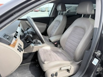 Volkswagen Passat B6 Variant 1.8 TSI 160KM 2008 Volkswagen Passat Variant 1.8 TSI 160KM Highline, zdjęcie 11