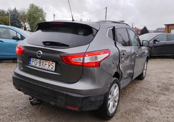 Nissan Qashqai II Crossover 1.2 DIG-T 115KM 2017 Nissan Qashqai 2017r, 1.2 Benzyna. Uszkodzone boki. Jezdzi. 1.2 Benzyna, zdjęcie 2