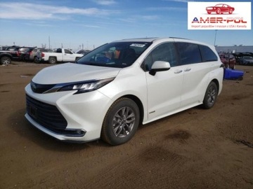 Toyota Sienna III 2021 Toyota Sienna 2021, 2.5L, 4x4, XLE, po gradobiciu