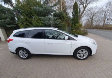 Ford Focus III Kombi 1.6 Duratec 105KM 2011 Ford Focus Ford Focus 1.6 TI-VCT Ambiente 1.6 Benzyna 105KM, zdjęcie 4
