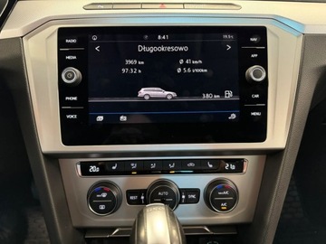 Volkswagen Passat B8 Variant 2.0 TDI BlueMotion SCR 150KM 2018 Volkswagen Passat R Line B8 grzane fotele i kierownica kamera hak, zdjęcie 10