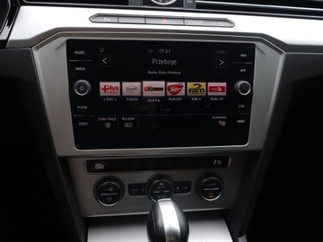 Volkswagen Passat B8 Variant 1.8 TSI BlueMotion Technology 180KM 2017 VW Passat 1.8 TSI, Salon Polska, Automat, Navi, zdjęcie 11