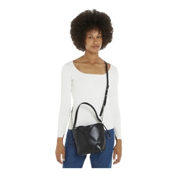 CALVIN KLEIN TOREBKA DAMSKA QUILT BUCKET BAG CZARNA