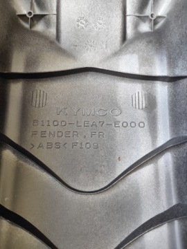 Переднее крыло Kymco Downtown 200/300 Dink Street 125/300 61100-LEA7-E00