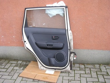 DVEŘE ZADNÍ LEVÉ KIA SOUL 08-13 R KÓD LAK A1