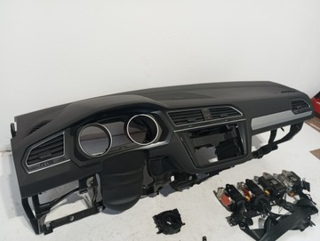 Konsola pulpit deska VW TIGUAN 5NA 4 PASY