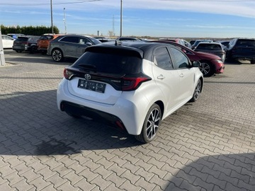 Toyota Yaris IV Hatchback 1.5 Hybrid Dynamic Force 116KM 2021 Toyota Yaris Hybryda Automat Klimatronik Kamera