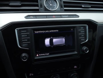 Volkswagen Passat B8 Variant 2.0 TDI BlueMotion SCR 150KM 2017 VW Passat 2.0 TDI, Skóra, Navi, Klima, zdjęcie 14