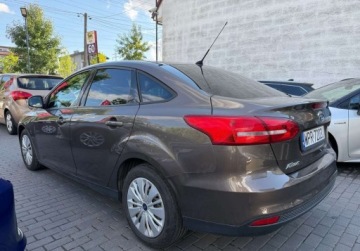 Ford Focus III Sedan Facelifting 1.6 Ti-VCT 105KM 2017 Ford Focus salon Polska 1.6 Benzyna 105KM, zdjęcie 4