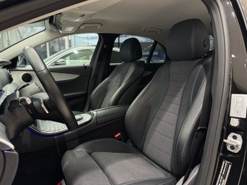 Mercedes Klasa E W213 Limuzyna 2.0 220d 194KM 2020 Mercedes-Benz E 220 AMG / Avantgarde / Ambiente /, zdjęcie 8