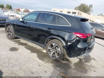 Mercedes GLC C254/X254 2025 Mercedes-Benz GLC 2025 MERCEDES-BENZ GLC 350E 4MATIC 2.0 Hybryda 255KM, zdjęcie 3
