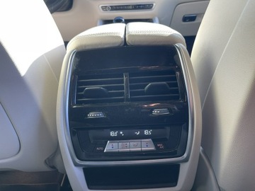 BMW X6 G06 SUV 3.0 30d 286KM 2022 BMW X6 Mpakiet Xdrive Skóra Pamięć Kamery360, zdjęcie 12