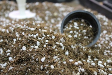 Agro Horticultural Perlite 40л разрыхляющий субстрат для посева Agro Rooter
