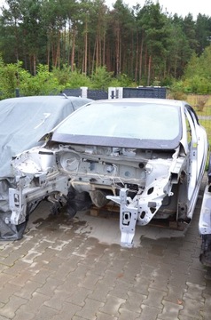 RENAULT MEGANE 4 IV KOMBI ćwiartka