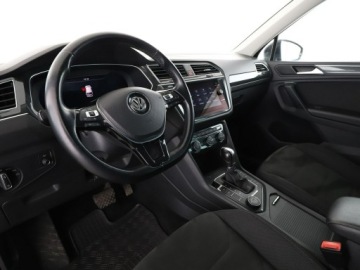 Volkswagen Tiguan II SUV 2.0 TDI 150KM 2018 Volkswagen Tiguan 2.0 TDI Automat 4Motion Highline, zdjęcie 13