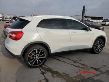 Mercedes GLA I 2015 Mercedes-Benz GLA 2015 r., 2,0L GLA 250 2.0 Benzyna 208KM, zdjęcie 2
