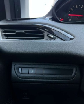 Peugeot 208 I Hatchback 3d 1.2 VTI 82KM 2013 Peugeot 208 Czujniki Kamera niski przebieg Warszawa 1.2 Benzyna 82KM, zdjęcie 22