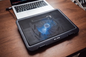 ОХЛАЖДАЮЩАЯ ПОДСТАВКА ДЛЯ НОУТБУКА USB-СВЕТОДИОД СТАБИЛЬНАЯ СТАБИЛЬНАЯ ПЛОХАЯ ТИХАЯ