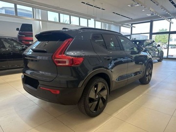 Volvo XC40 2025 VOLVO XC40 B4 Plus Black Edition Suv 2.0 (211 KM) 2025, zdjęcie 1