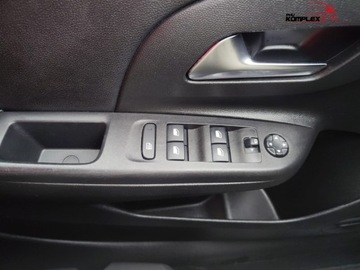 Opel Corsa F Hatchback 5d 1.2 Turbo 100KM 2019 Opel Corsa 1.2 Benzyna 101KM Full Led Gwarancja 1.2 Benzyna 101KM, zdjęcie 24