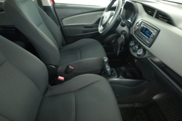 Toyota Yaris III Hatchback 5d Facelifting 2017 1.0 VVT-i 72KM 2020 Toyota Yaris 1.0 VVT-i, Salon Polska, Serwis ASO, zdjęcie 6