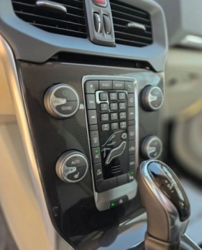 Volvo V40 II Hatchback Facelifting 1.5 T3 152KM 2017 Volvo V40 T3 AUTOMAT 1-Wl Salon Polska 2xOpony 1.5 Benzyna 152KM, zdjęcie 13