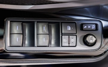 Toyota C-HR I Crossover Facelifting 2.0 Hybrid Dynamic Force 184KM 2021 Toyota C-HR 2.0 Hybrid Executive VIP 2.0 Hybryda 184KM, zdjęcie 16