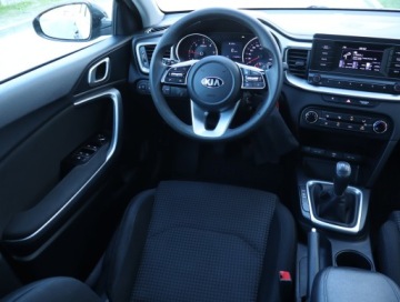 Kia Ceed III Hatchback 1.6 CRDi SCR 115KM 2019 Kia Ceed 1.6 CRDi, Salon Polska, Serwis ASO, zdjęcie 6