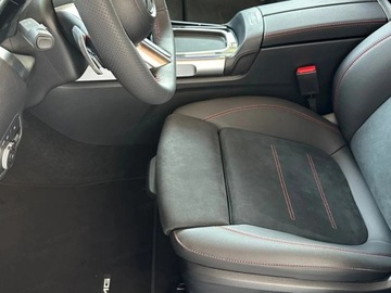 Mercedes GLB SUV Facelifting 2.0 220 190KM 2025 MERCEDES-BENZ GLB 220 4-Matic AMG Line 2.0 (190KM) 2025, zdjęcie 7