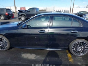 Mercedes Klasa C W206 2024 Mercedes-Benz Klasa C 2024, 2.0L, C 300 2.0 Benzyna 255KM, zdjęcie 4