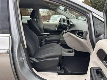 Chrysler Pacifica II 3.6 V6 291KM 2018 Chrysler Pacifica 3.6 benzyna/Automat/8 miejsc/Fak, zdjęcie 16