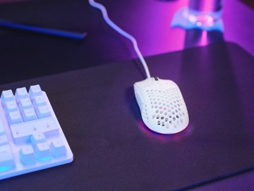 Ультра -световые кабельные игры мыши 65G Компьютерная мышь для светодиодных игроков