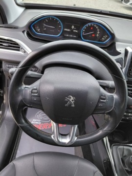 Peugeot 2008 I SUV Facelifting 1.2 PureTech 130KM 2019 Peugeot 2008 130 KM Klimatronik Sensor PDC Navi 1.2 Benzyna 130KM, zdjęcie 10