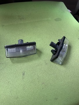 LAMPA SPZ KRYT TOYOTA C-HR 81270-F4010