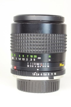 Пленочная зеркальная камера Olympus OM-4 + объектив Auto-S 50 мм F1,4 + электронная вспышка T32