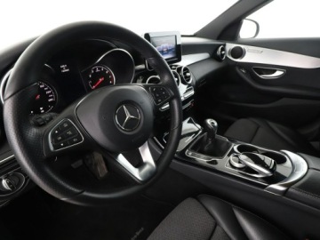 Mercedes Klasa C W205 Kombi 180 156KM 2017 Mercedes C 180 Avantgarde półskóra navi grzane, zdjęcie 13