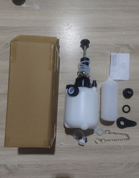 PRZYRZĄD WYMIANY ODPOWIETRZANIA PŁYNU HAMULCOWEGO 3L+1L