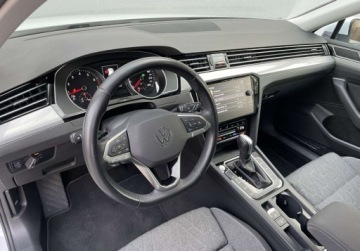 Volkswagen Passat B8 Variant Facelifting 2.0 TSI 190KM 2022 Volkswagen Passat 2.0TSI 190KM DSG Business salon Polska 1wl serwis grzana, zdjęcie 13