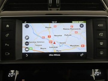 Jaguar F-Pace SUV 2.0 i4D 180KM 2016 Jaguar F-PACE 20d Automat AWD Portfolio Nawigacja, zdjęcie 24