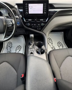 Toyota Camry IX Sedan 2.5 Hybrid Dynamic Force 218KM 2021 Toyota Camry salon Polska, FV-VAT 23, Gwarancja, 1 rej. 2022r. 2.5 Hybryda, zdjęcie 6