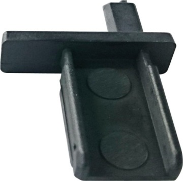 Зацепите москитную сетку для оконных жалюзи. Зафиксируйте замок справа.