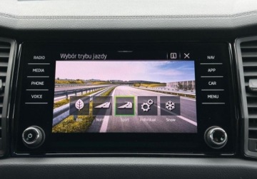 Skoda Kodiaq I SUV Facelifting 2.0 TSI 190KM 2023 Skoda Kodiaq 4x4 Sportline Travel Assist, Hak, ACC, Kamera, GPS, Bezwypad, zdjęcie 30