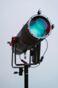 Прожектор Aputure Mini Zoom