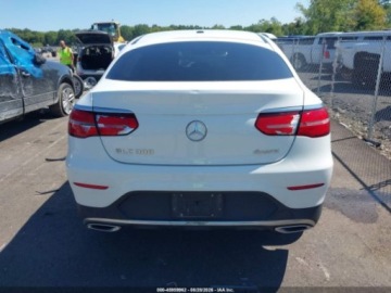 Mercedes GLC C253 2019 Mercedes-Benz GLC 2019 MERCEDES-BENZ GLC 300 COUPE 4MATIC 2.0 Benzyna 241KM, zdjęcie 15