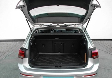 Volkswagen Golf VIII Hatchback 1.5 TSI EVO 130KM 2021 Volkswagen Golf 1.5 TSI 130KM Life Fotele Podgrzewane Czujniki Przod Tyl, zdjęcie 8