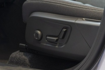 Volvo XC40 Crossover Facelifting 2.0 B3 163KM 2025 Volvo XC 40 Plus Dark B3 Mild Hybrid Benzyna, zdjęcie 14