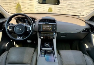 Jaguar F-Pace SUV 2.0 i4 250KM 2018 Jaguar F-Pace Jaguar F-Pace 25t AWD R-Sport 2.0 Benzyna 250KM, zdjęcie 8