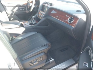 Bentley Bentayga 2021 Bentley Bentayga V8 2021 4.0l 4.0 Benzyna 542KM, zdjęcie 9