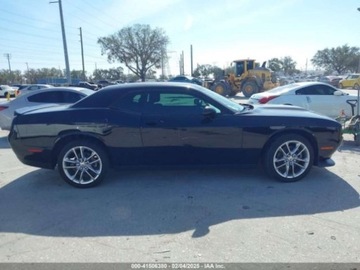 Dodge Challenger III 2022 Dodge Challenger 2022, 3.6L, 4x4, GT AWD 3.6 Benzyna 303KM, zdjęcie 3