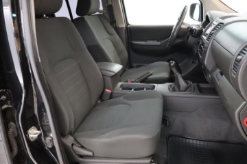 Nissan Navara IV 2015 Nissan Navara 2.5 DCi, 4X4, Klima, zdjęcie 8